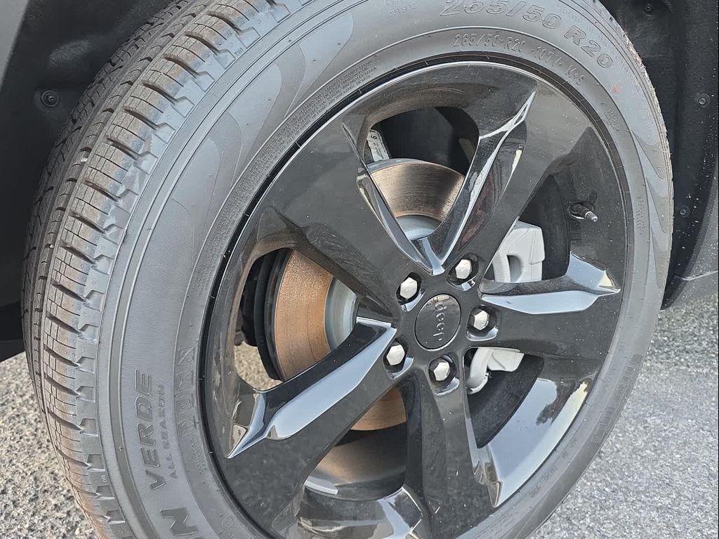 new 2025 Jeep Grand Cherokee car, priced at $51,592