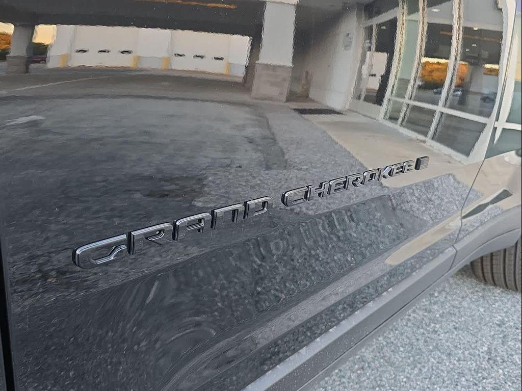 new 2025 Jeep Grand Cherokee car, priced at $51,592
