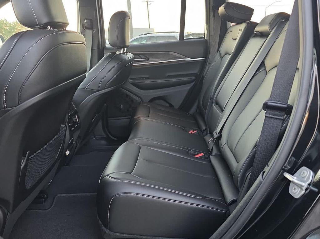 new 2025 Jeep Grand Cherokee car, priced at $51,592