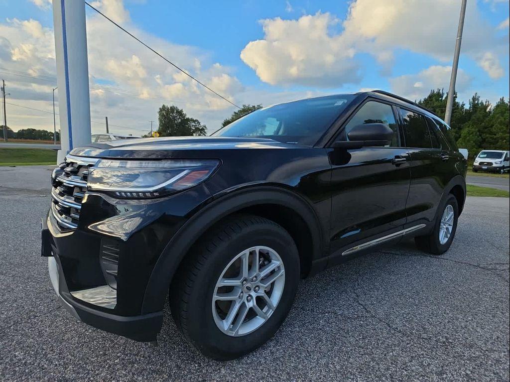 new 2025 Ford Explorer car, priced at $43,550
