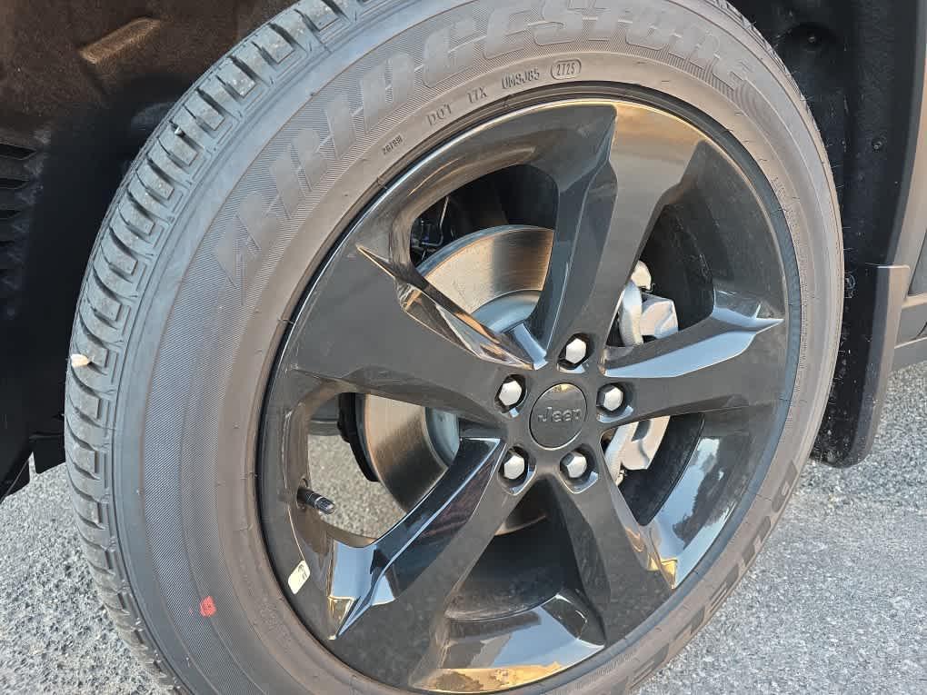 new 2025 Jeep Grand Cherokee car, priced at $48,198