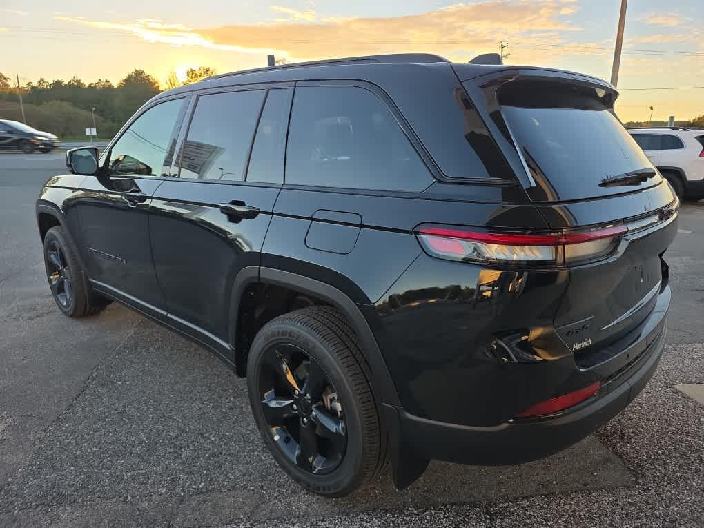 new 2025 Jeep Grand Cherokee car, priced at $48,198