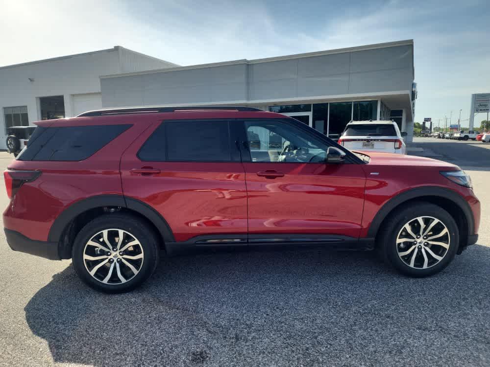 new 2025 Ford Explorer car, priced at $45,222
