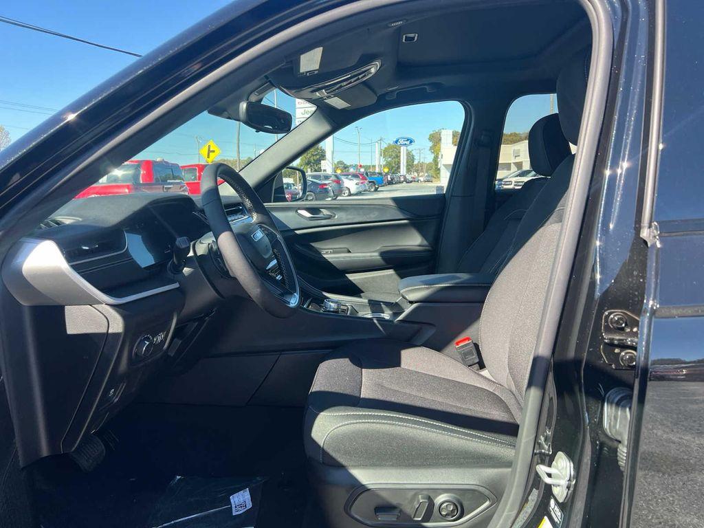 new 2025 Jeep Grand Cherokee L car, priced at $41,560