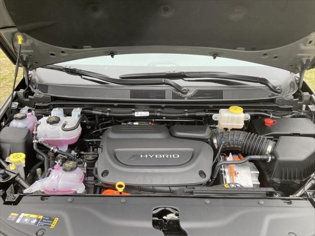 new 2023 Chrysler Pacifica Hybrid car, priced at $55,325