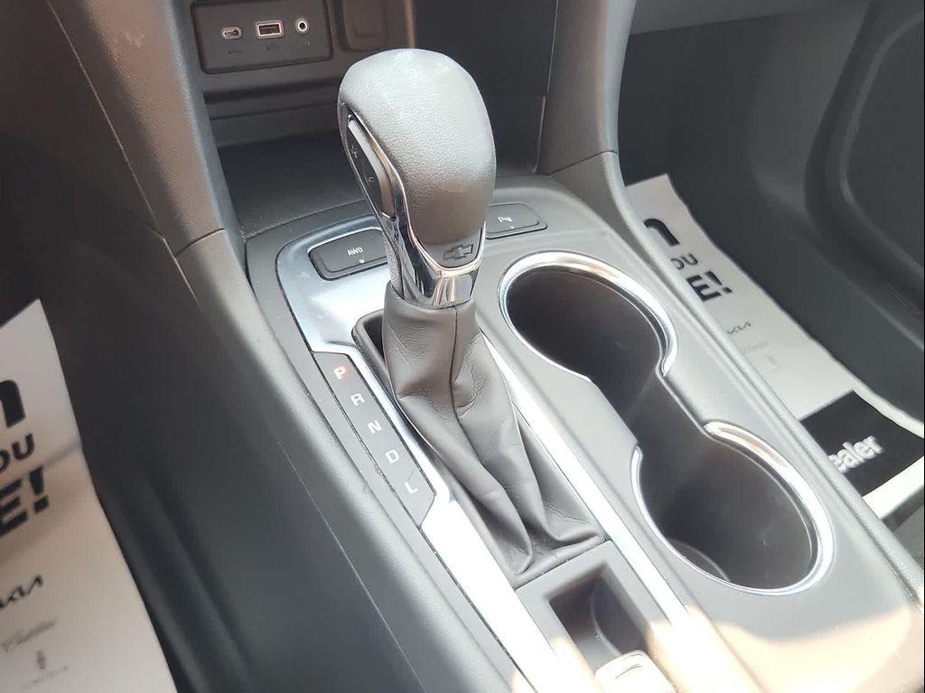 used 2023 Chevrolet Equinox car, priced at $21,250