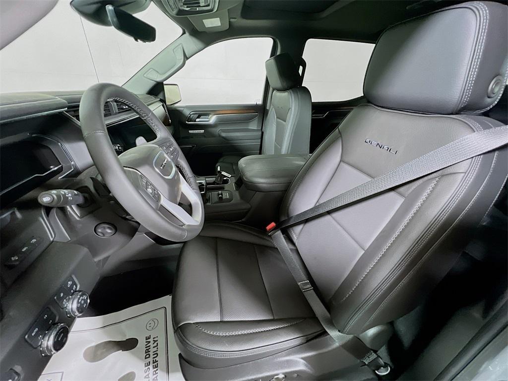 new 2025 GMC Sierra 1500 car, priced at $71,395