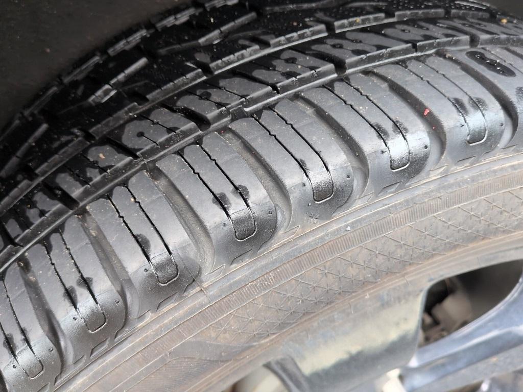 used 2015 Jeep Grand Cherokee car, priced at $14,900
