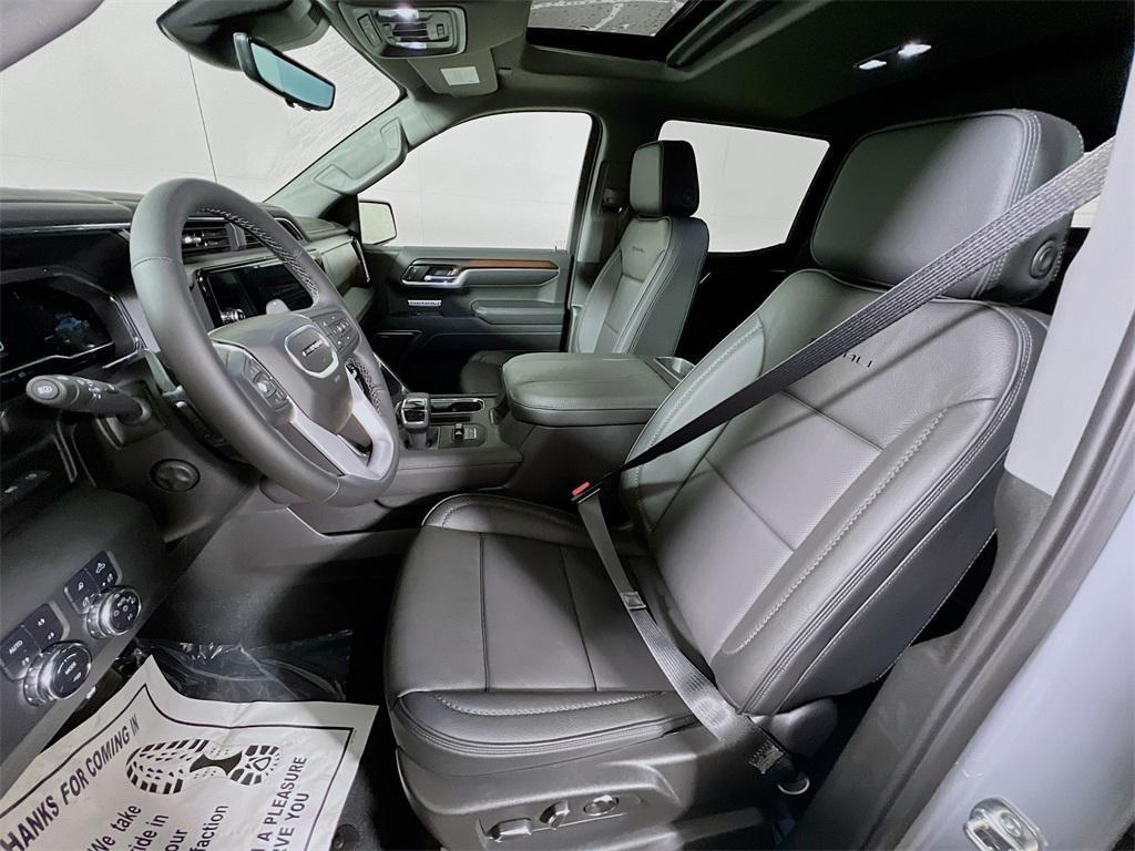 new 2025 GMC Sierra 1500 car, priced at $74,320
