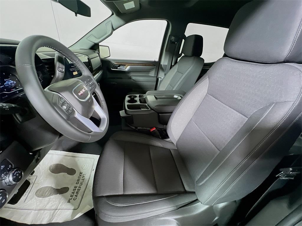 new 2025 GMC Sierra 1500 car, priced at $47,390