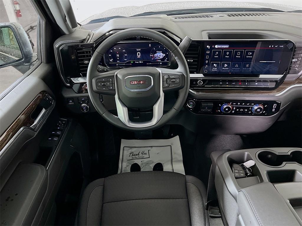 new 2025 GMC Sierra 1500 car, priced at $47,390