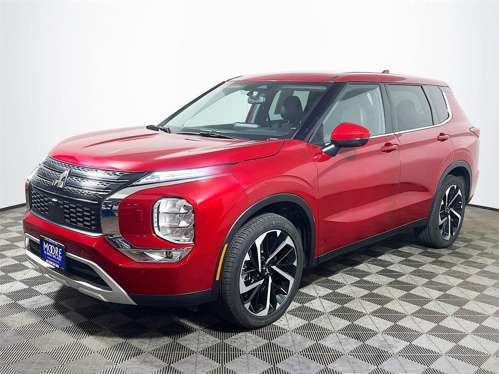 used 2024 Mitsubishi Outlander car, priced at $20,700