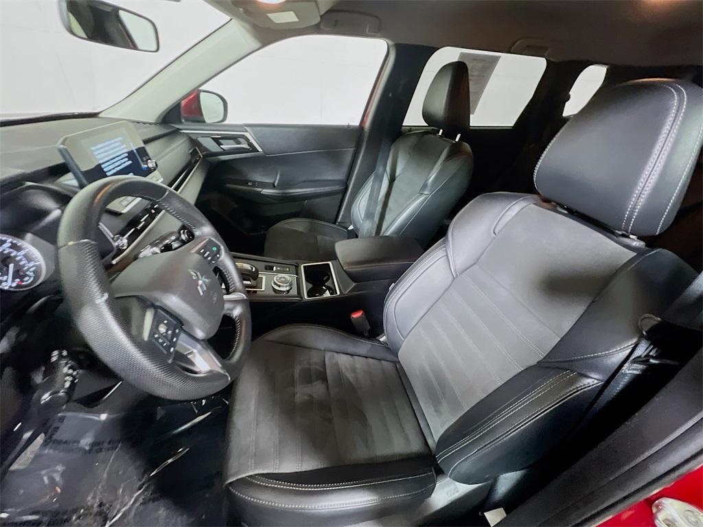 used 2024 Mitsubishi Outlander car, priced at $20,700
