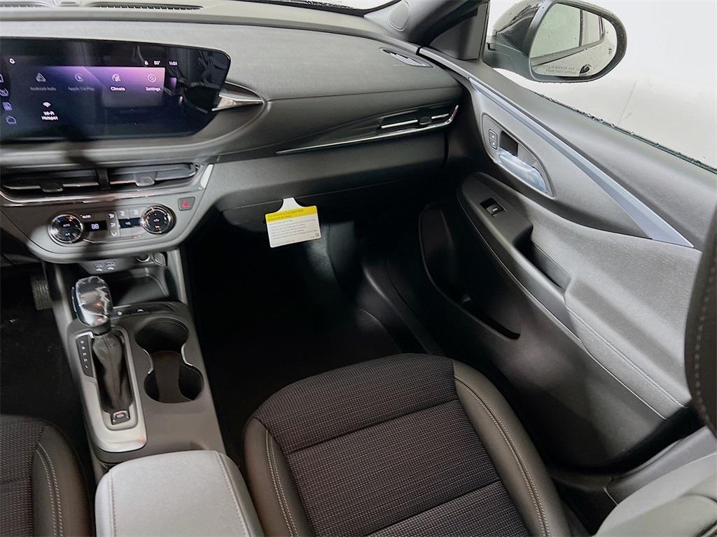 new 2025 Buick Envista car, priced at $25,635