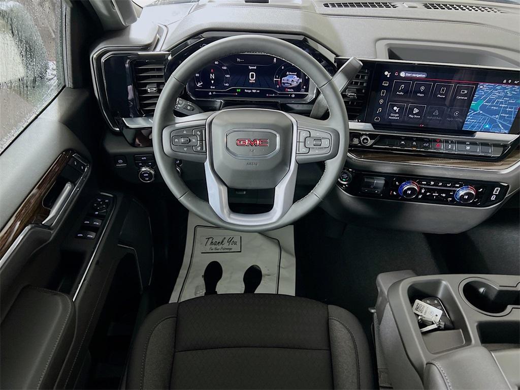 new 2025 GMC Sierra 1500 car, priced at $47,340