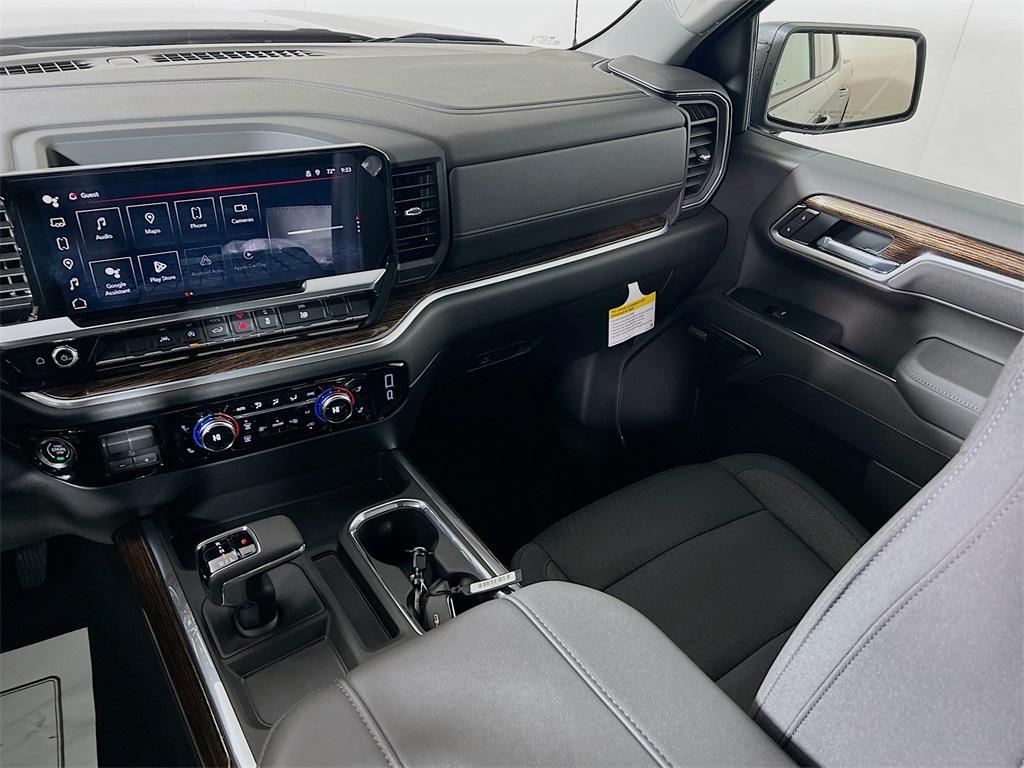 new 2026 GMC Sierra 1500 car, priced at $58,325