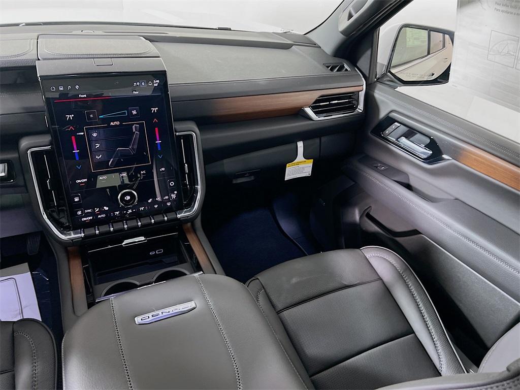 new 2025 GMC Yukon XL car, priced at $95,475