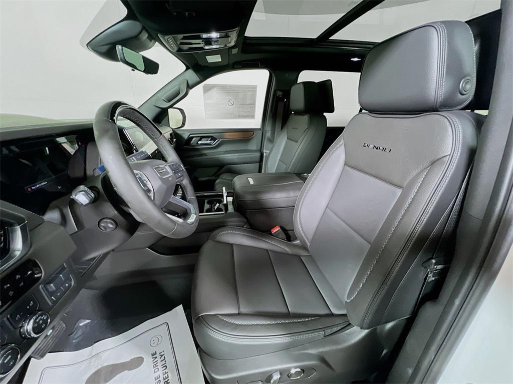 new 2025 GMC Yukon XL car, priced at $95,475