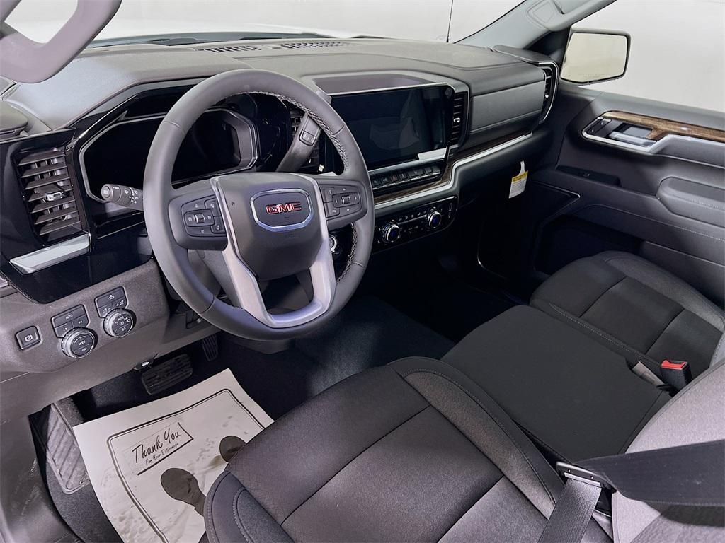 new 2026 GMC Sierra 1500 car, priced at $47,995