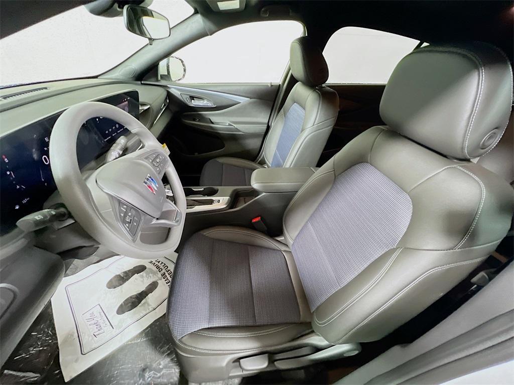 new 2025 Buick Envista car, priced at $24,545