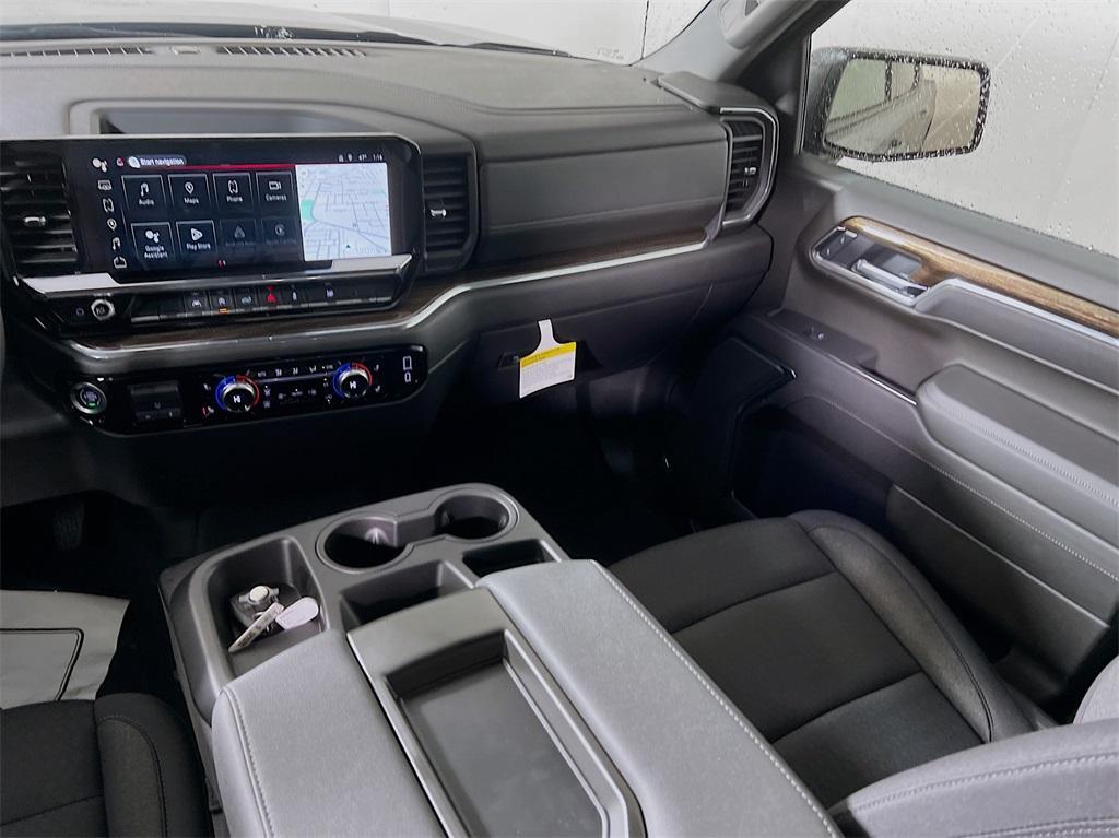 new 2025 GMC Sierra 1500 car, priced at $47,390