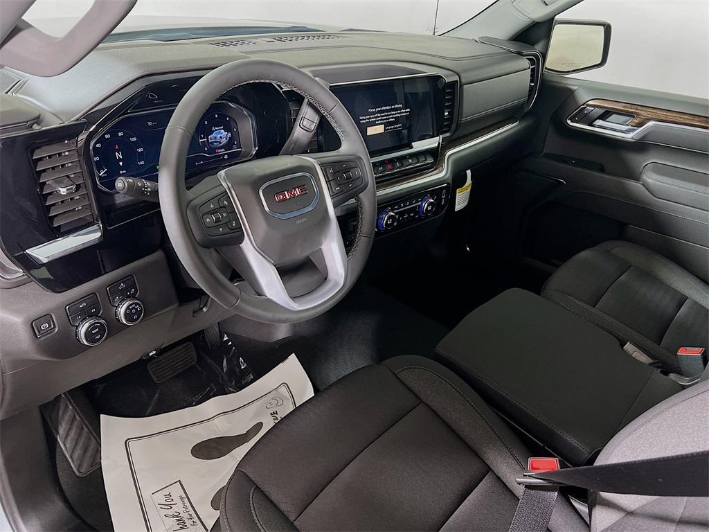 new 2025 GMC Sierra 1500 car, priced at $51,140
