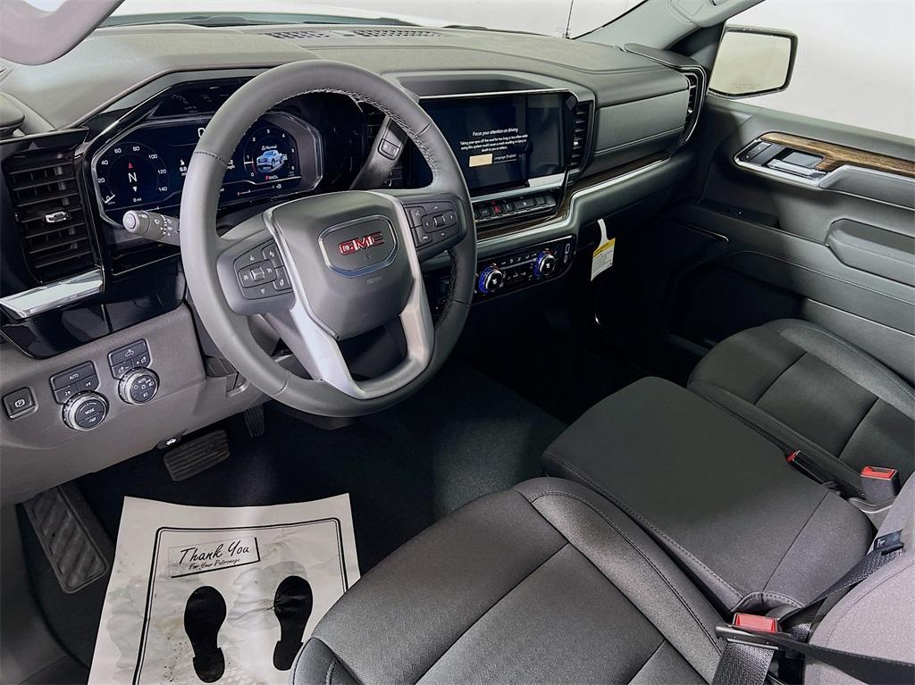 new 2025 GMC Sierra 1500 car, priced at $46,895