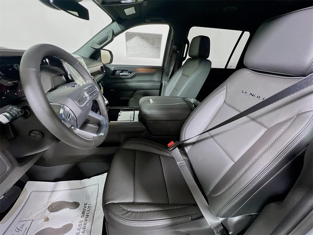 new 2025 GMC Yukon XL car, priced at $84,315