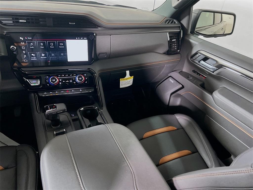 new 2025 GMC Sierra 1500 car, priced at $65,105