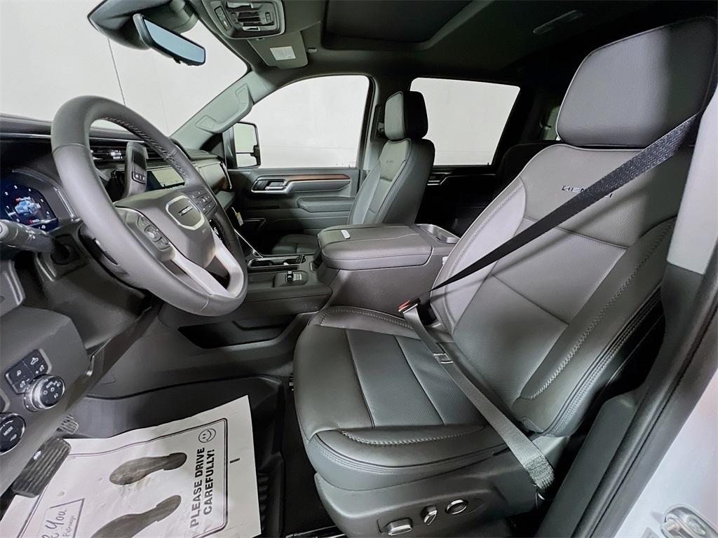 new 2025 GMC Sierra 3500 car, priced at $85,640