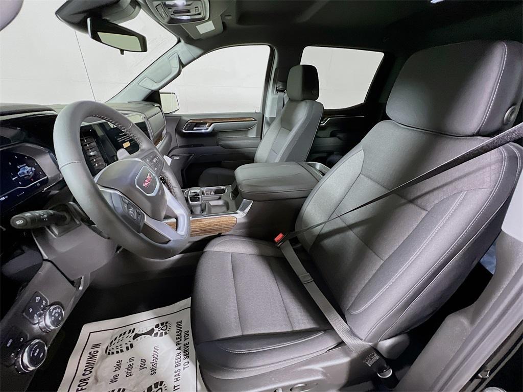 new 2025 GMC Sierra 1500 car, priced at $57,055