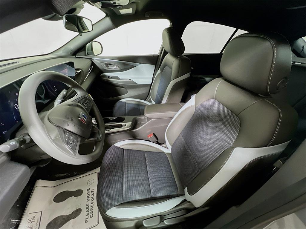 new 2025 Buick Envista car, priced at $25,635