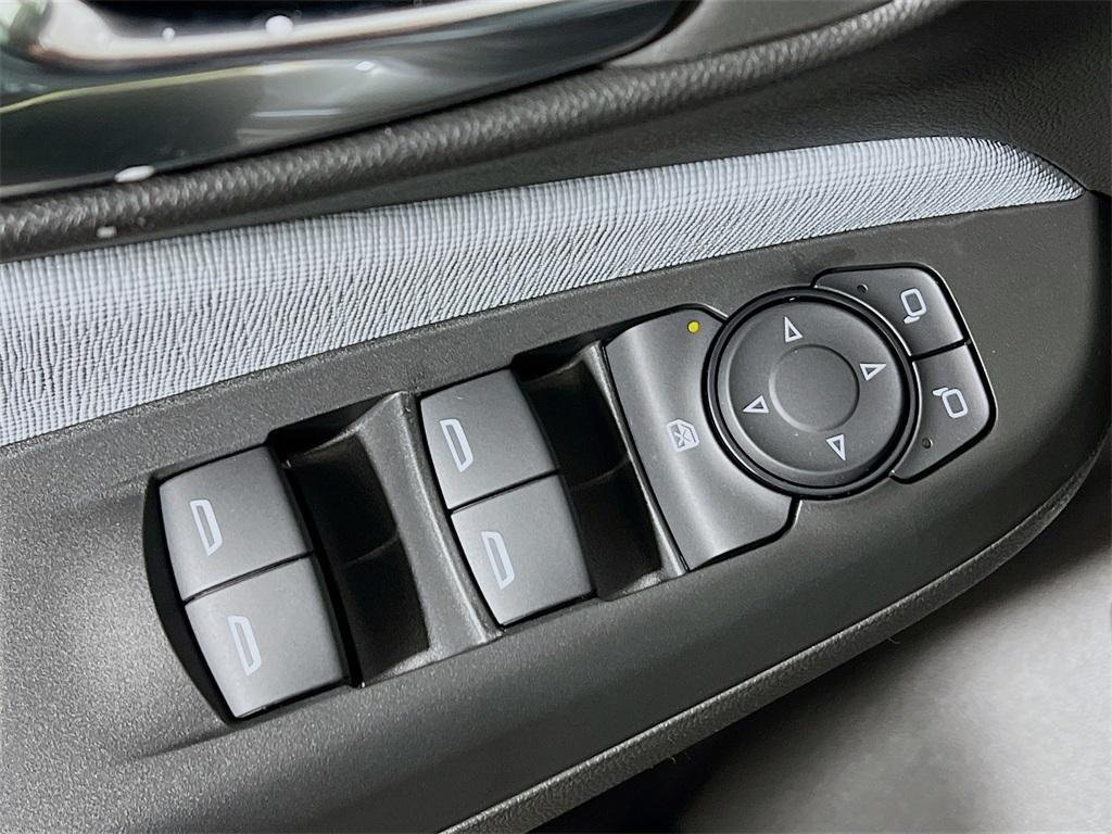 new 2025 Buick Envista car, priced at $25,135