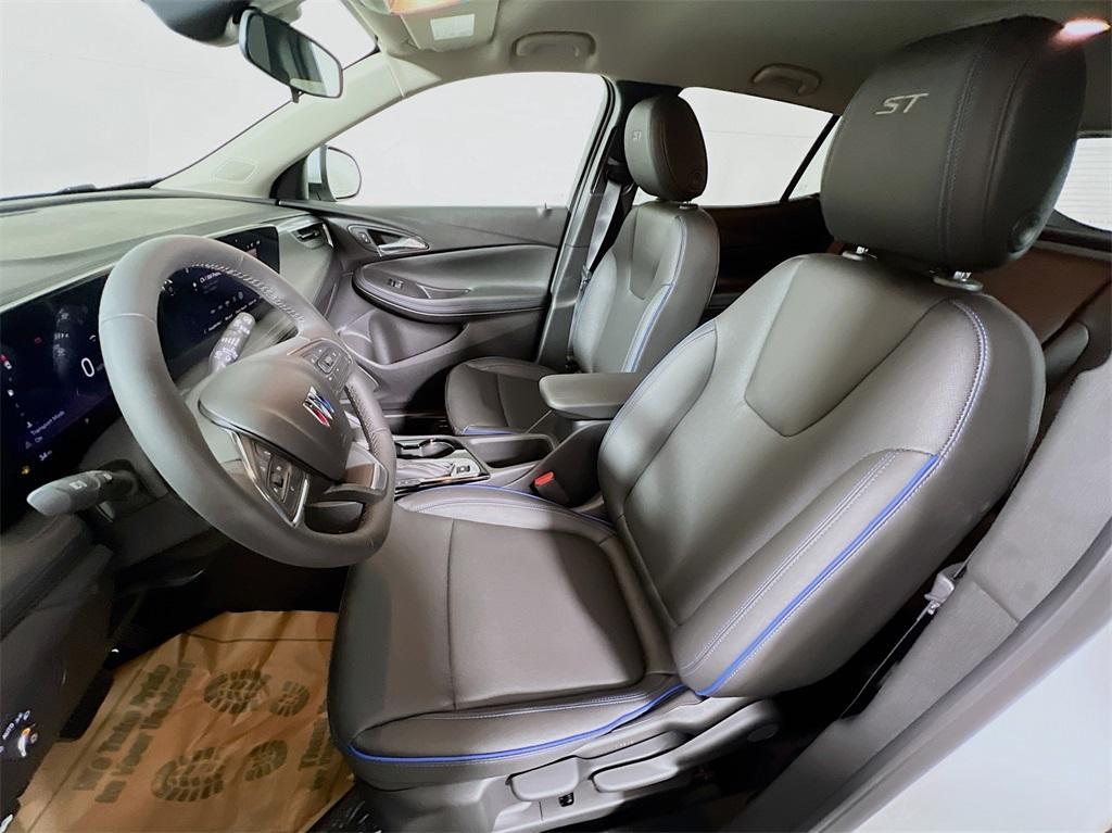 new 2025 Buick Encore GX car, priced at $26,190