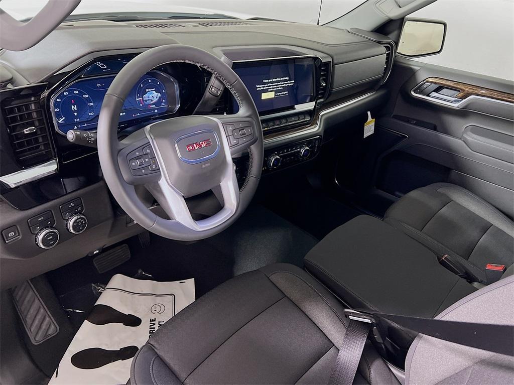 new 2025 GMC Sierra 1500 car, priced at $44,295