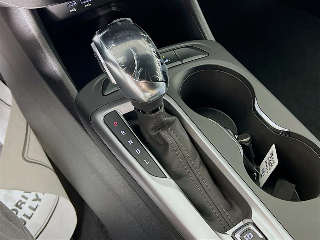 new 2025 Buick Envista car, priced at $25,040
