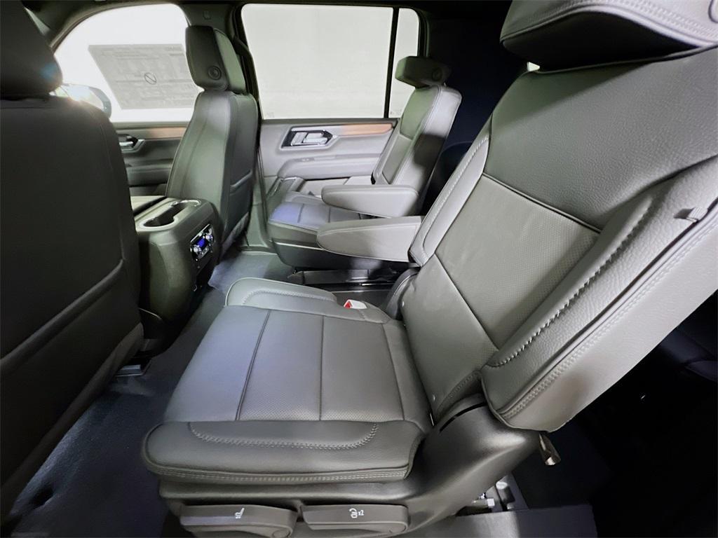 new 2025 GMC Yukon XL car, priced at $90,360