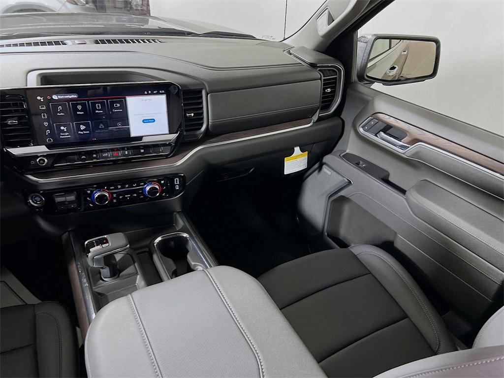 new 2025 GMC Sierra 1500 car, priced at $58,405