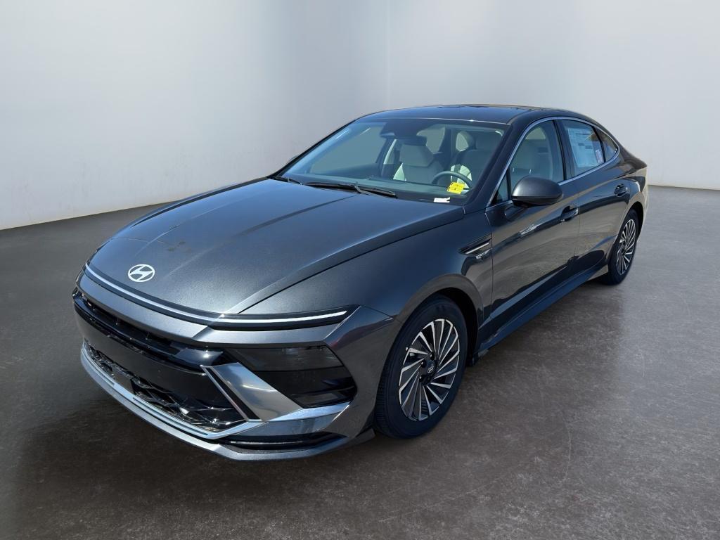 new 2025 Hyundai Sonata Hybrid car, priced at $33,160