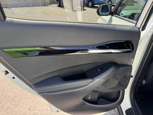used 2024 Kia Seltos car, priced at $23,995