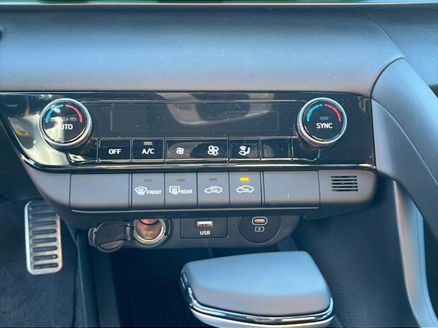 new 2025 Hyundai Elantra car, priced at $24,640