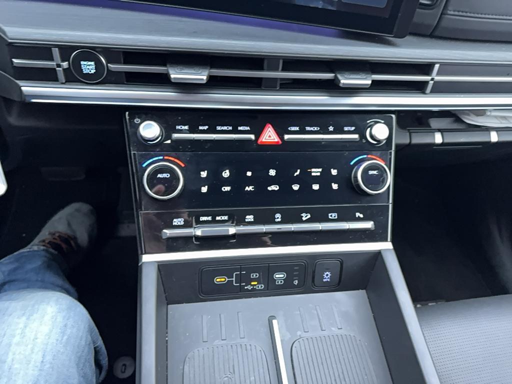 new 2024 Hyundai Santa Fe car, priced at $47,205