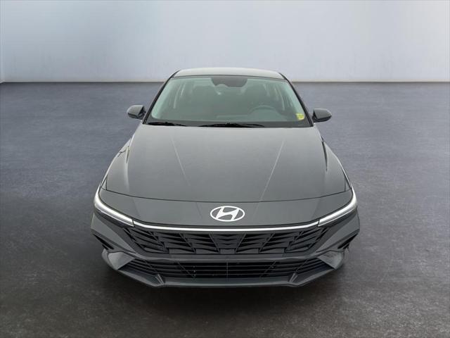 new 2025 Hyundai Elantra HEV car, priced at $26,735