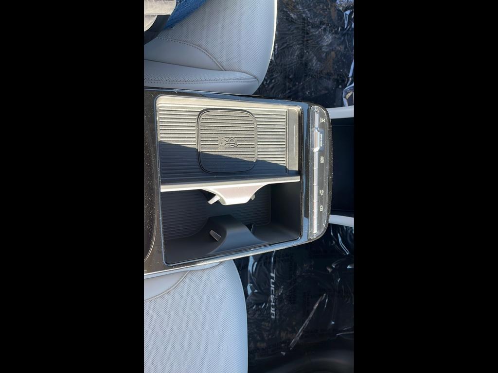 new 2025 Hyundai TUCSON Hybrid car, priced at $38,435