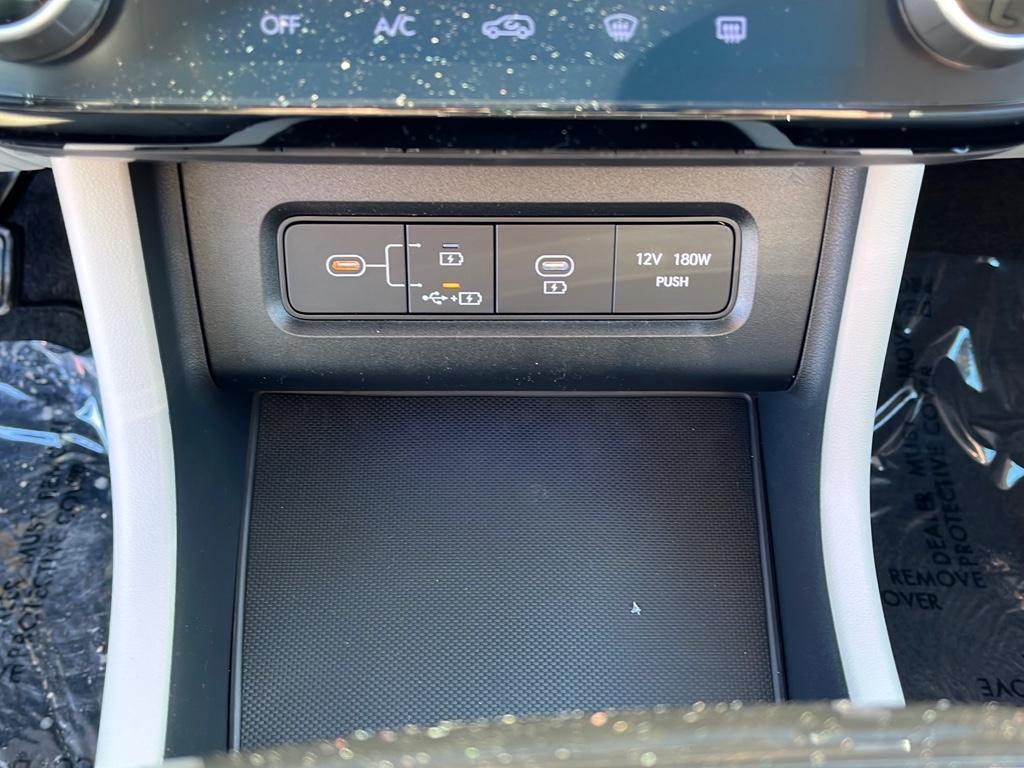 new 2025 Hyundai TUCSON Hybrid car, priced at $38,435