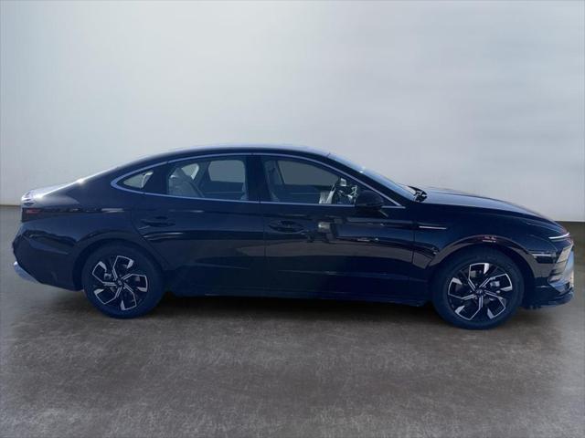 new 2024 Hyundai Sonata car, priced at $30,735