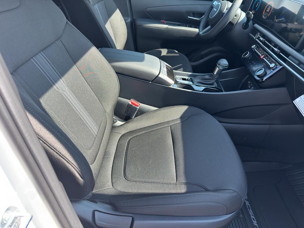 new 2025 Hyundai Tucson car, priced at $35,190