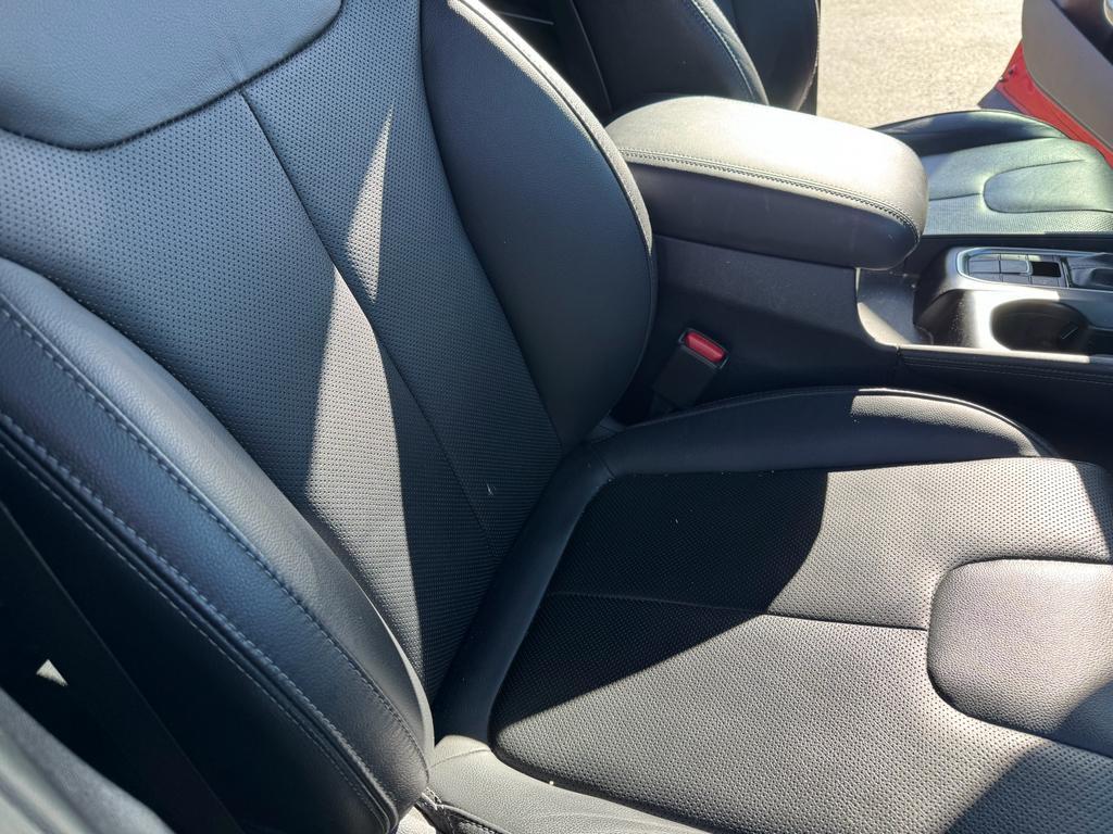 used 2020 Hyundai Santa Fe car, priced at $24,995