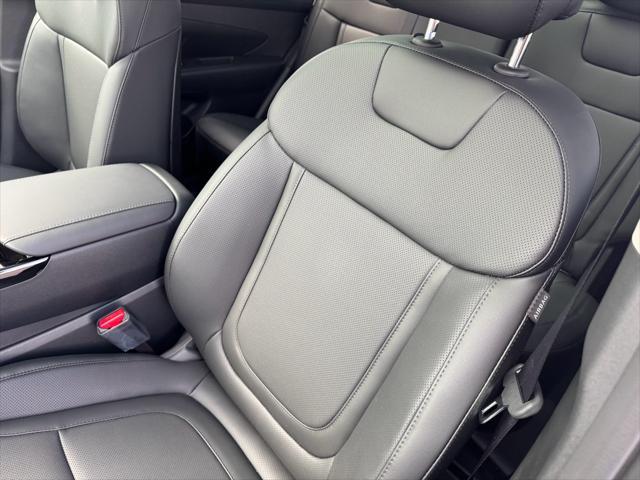 new 2025 Hyundai TUCSON Hybrid car, priced at $38,510