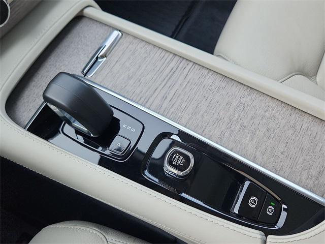 used 2024 Volvo XC90 Recharge Plug-In Hybrid car, priced at $53,000